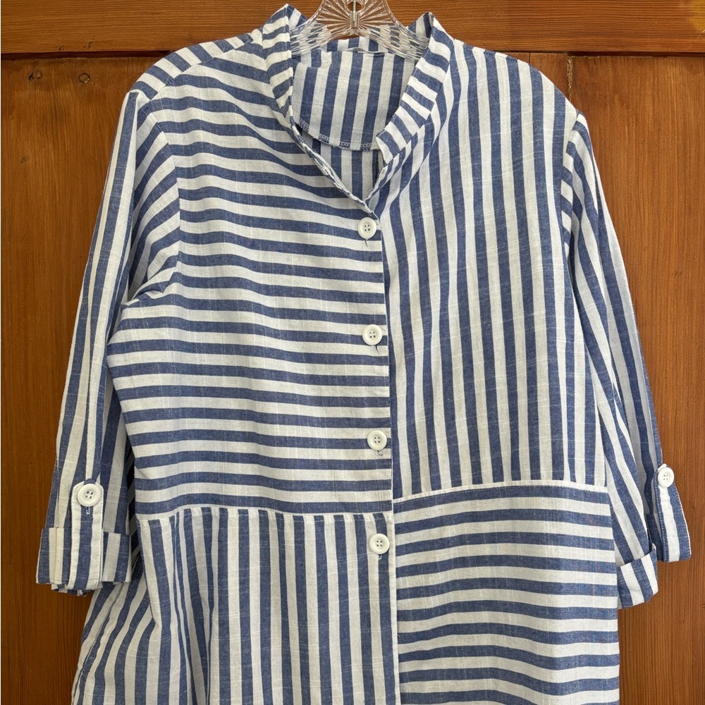 Kaktus Blue and White Striped Button-Front Tunic Top XL
